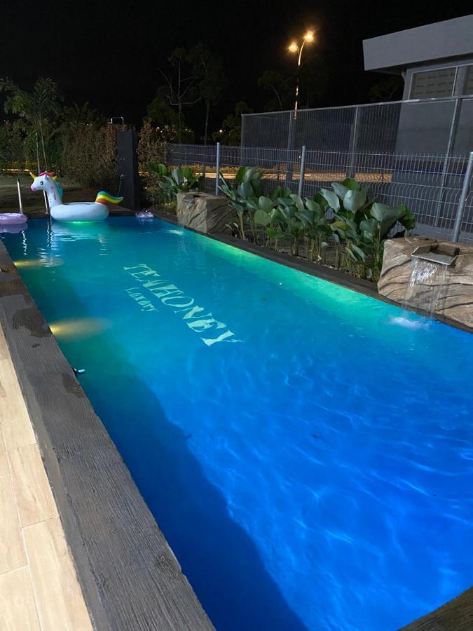 Villa Tea Honey Luxury Malacca Exterior foto